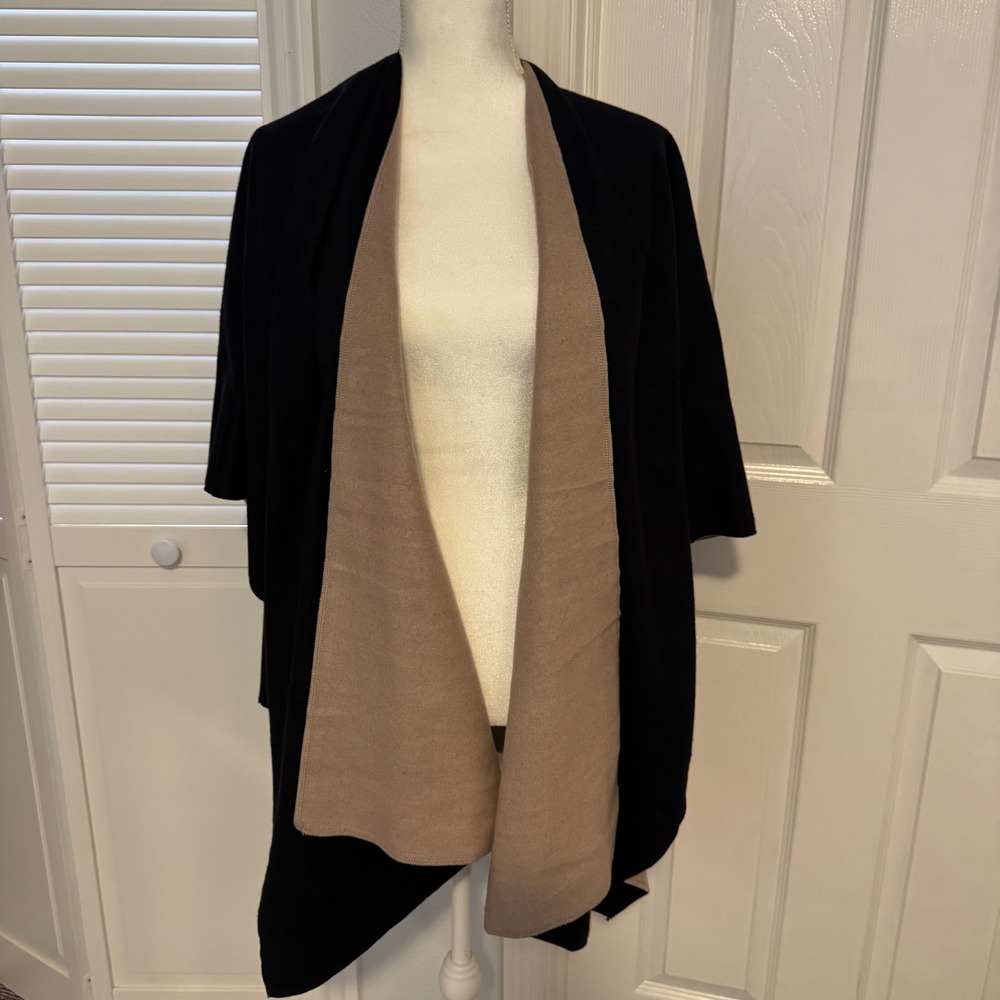 Moss Rose Reversible Shawl Wrap Black Tan Draped Poncho OSFM Viscose Blend NWT